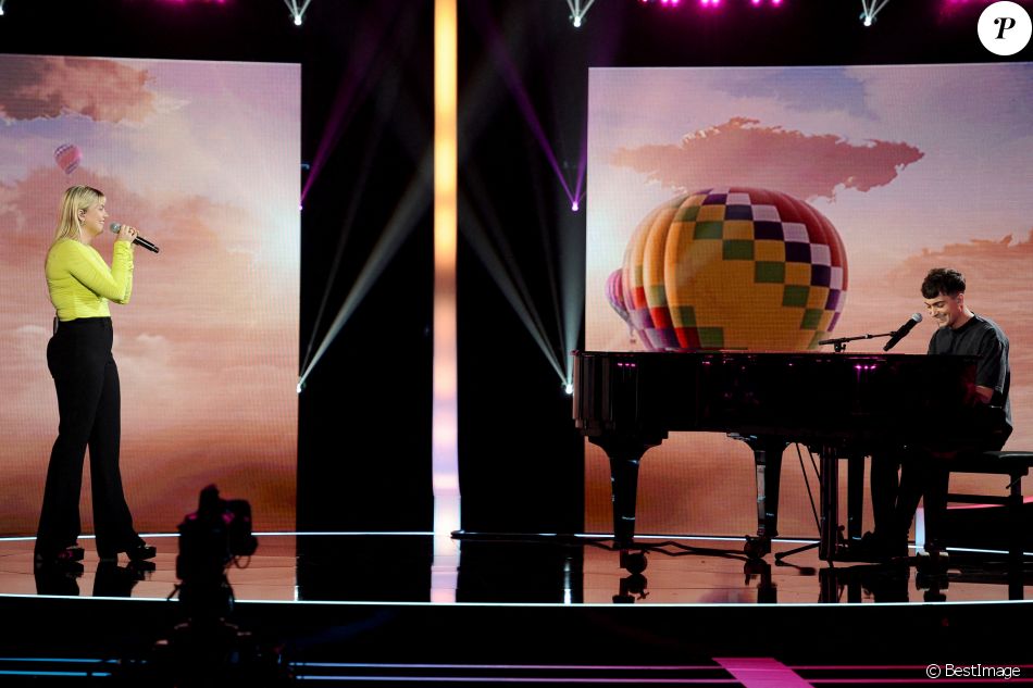 Exclusif - Louane et Florian Rossi à l'enregistrement de l'émission "Duos Mystères" à la Seine Musicale à Paris, le 18 mai 2021. © Gaffiot-Moreau / Bestimage