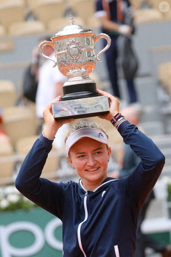 la Tchèque Barbora Krejcikova remporte la finale face à la Russe Anastasia Pavlyuchenkova le 12 juin 2021. © Dominique Jacovides / Bestimage 