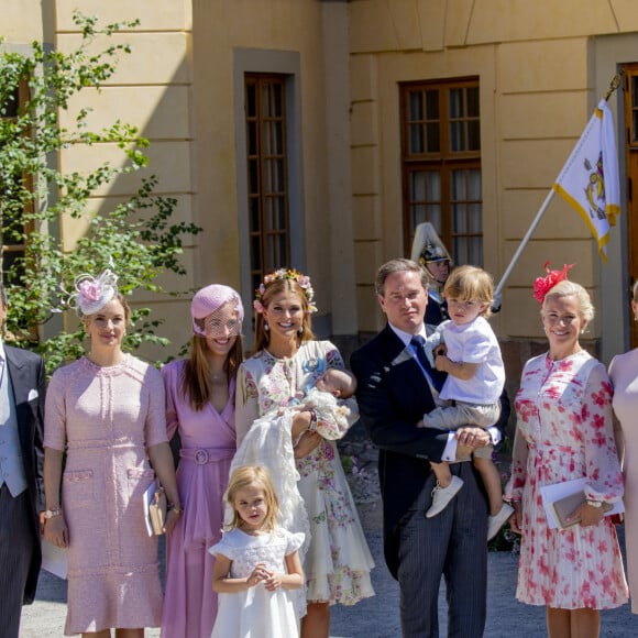 La princesse Madeleine de Suède et son mari, Christopher O'Neill en compagnie de leurs enfants, la princesse Leonore, le prince Nicolas et la princesse Adrienne et guest - Baptême de la princesse Adrienne de Suède à Stockholm au palais de Drottningholm en Suède le 8 juin 2018