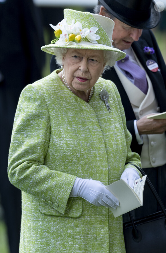 La reine Elisabeth II - La famille royale d'Angleterre lors du Royal Ascot.