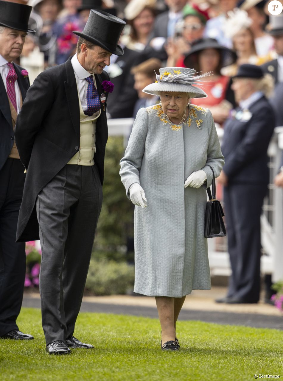 La reine Elisabeth II d'Angleterre - La famille royale d'Angleterre vient assister au Ladies Day des courses de chevaux à Ascot le 20 juin 2019.