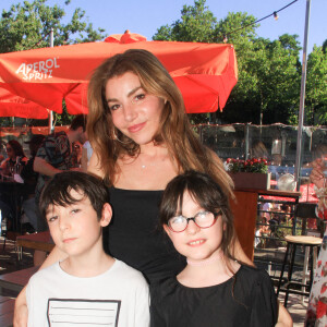 Lola Marois et ses enfants Bella et Jules - People à l'évènement "Les Brunchs du Shelby" by Brahim Zaibat et Noam Chouat au Concorde Atlantique à Paris, le 13 juin 2021. © Baldini/Bestimage