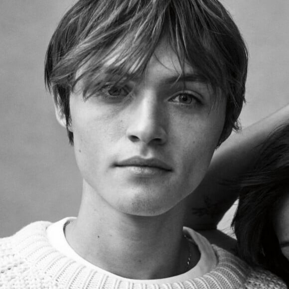 Victoria's Secret lance une collection en honneur de la Fête des mères avec Helena Christensen et son fils Mingus Reedus. 2021