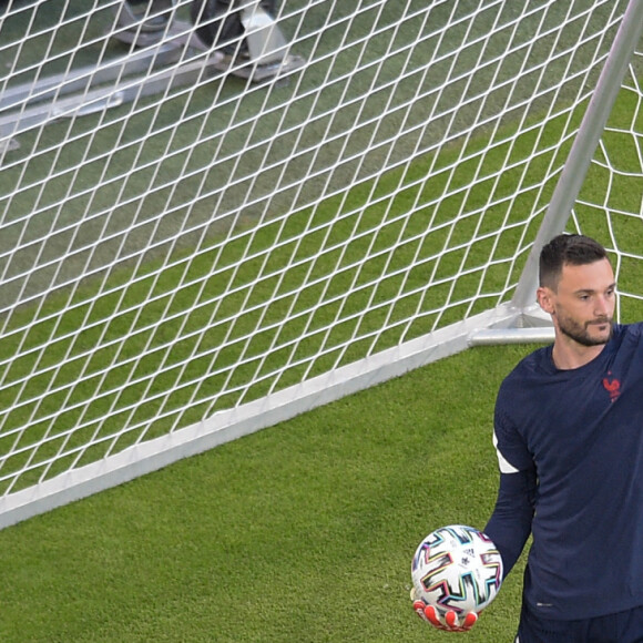 Hugo Lloris ( 1 - France ) - Echauffement - lors du match de l'UEFA Euro 2020 opposant l'Allemagne à la France au stade Allianz Arena à Munich, Allemagne, le 15 juin 2021. La France a gagné 1-0. © Federico Pestellini/Panoramic/Bestimage 