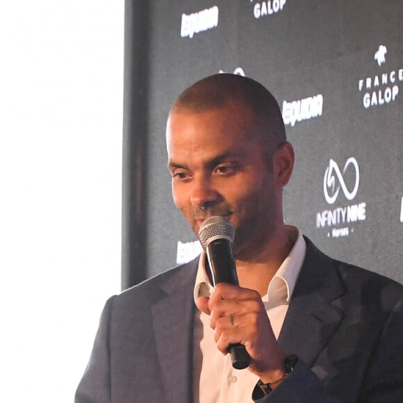 Tony Parker et Carine Galli - Tony Parker devient l'ambassadeur des courses hippiques en France et lance une série sur la chaine Equidia à l'Hippodrome ParisLongchamp le 17 juin 2021. © Coadic Guirec / Bestimage