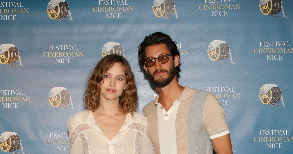 Lou de Laâge et Pierre Niney à la première du film Boite Noire dans le