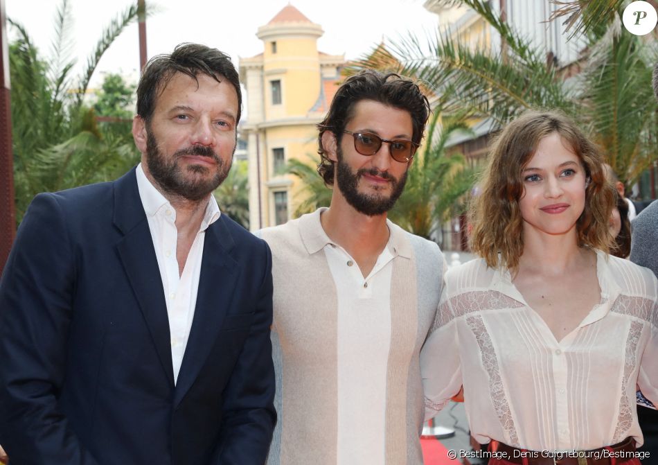 Samuel Le Bihan, Pierre Niney, Lou de Laâge et Yann Gozlan à la première du film "Boite Noire" dans le cadre du Festival CINEROMAN au cinéma Pathé Gare du Sud à Nice, France, le 19 juin 2021. © Denis Guignebourg/Bestimage