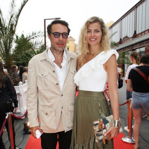 Nicolas Bedos et sa compagne Pauline Desmonts à la première du film "Boite Noire" dans le cadre du Festival CINEROMAN au cinéma Pathé Gare du Sud à Nice, France, le 19 juin 2021. © Denis Guignebourg/Bestimage 