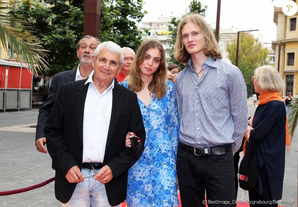 Michel Boujenah avec sa fille Louise Boujenah et son compagnon à la première du film "Boite Noire" dans le cadre du Festival CINEROMAN au cinéma Pathé Gare du Sud à Nice, France, le 19 juin 2021. © Denis Guignebourg/Bestimage