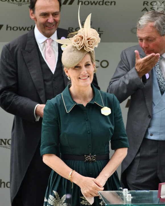 Sophie Rhys-Jones, comtesse de Wessex, assiste aux courses hippiques "Royal Ascot", le 17 juin 2021.