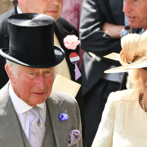 Le prince Charles, prince de Galles, et Camilla Parker Bowles, duchesse de Cornouailles, assistent à la course hippique Royal Ascot, le 16 juin 2021.