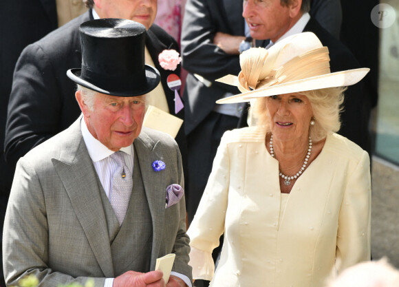 Le prince Charles, prince de Galles, et Camilla Parker Bowles, duchesse de Cornouailles, assistent à la course hippique Royal Ascot, le 16 juin 2021.
