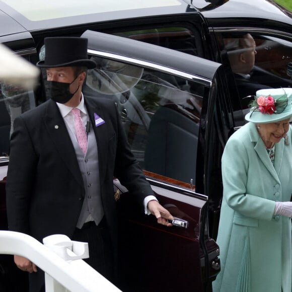 La reine Elisabeth II d'Angleterre à la prestigieuse course hippique "Royal Ascot" à Ascot, Royaume Uni, le 19 juin 2021.