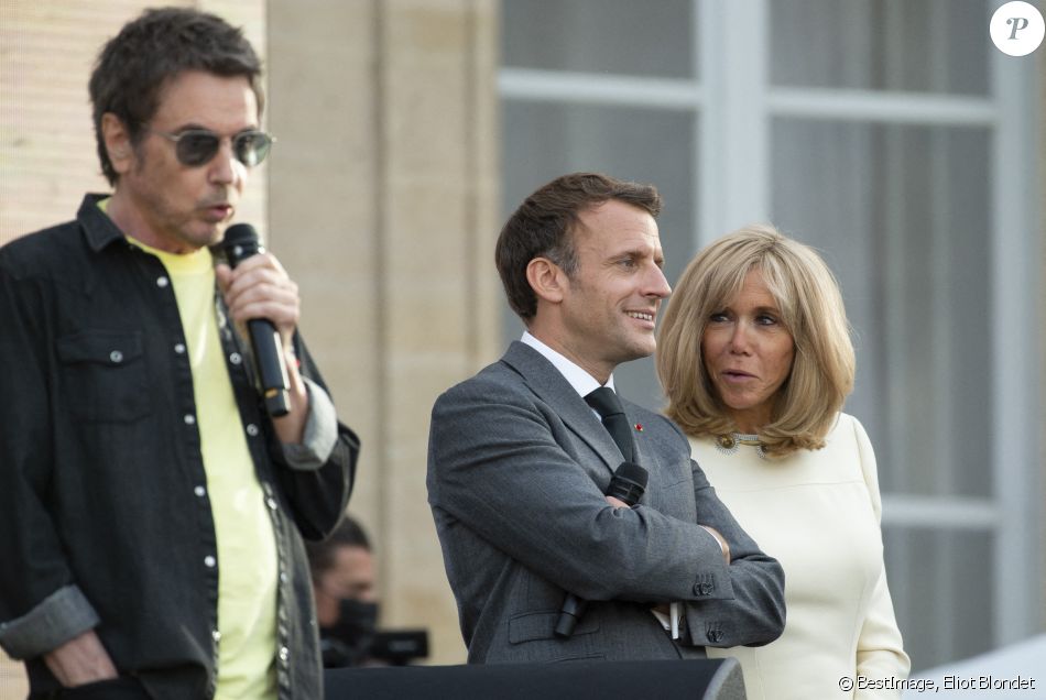 Emmanuel Macron, sa femme Brigitte Macron et Jean-Michel Jarre - Fête de la musique 2021 au palais de l'Elysée à Paris. © Eliot Blondet/Pool/Bestimage