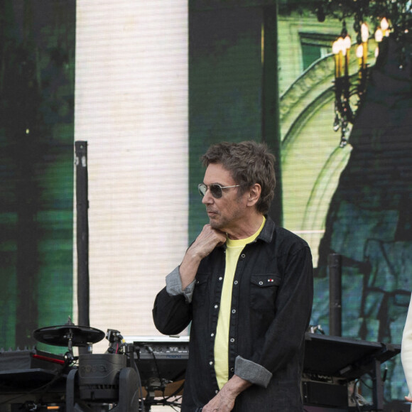 Emmanuel Macron, sa femme Brigitte Macron et Jean-Michel Jarre - Fête de la musique 2021 au palais de l'Elysée à Paris. Le 21 avril 2021. © Eliot Blondet/Pool/Bestimage