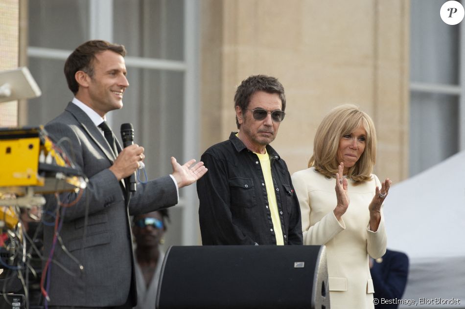 Emmanuel Macron, sa femme Brigitte Macron et Jean-Michel Jarre - Fête de la musique 2021 au palais de l'Elysée à Paris. Le 21 avril 2021. © Eliot Blondet/Pool/Bestimage