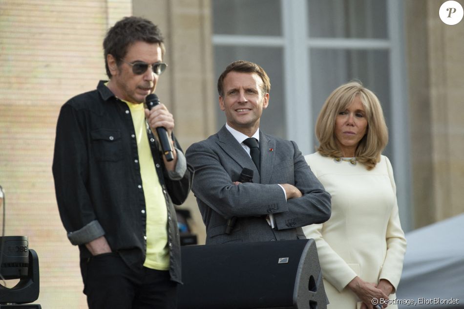 Emmanuel Macron, sa femme Brigitte Macron et Jean-Michel Jarre - Fête de la musique 2021 au palais de l'Elysée à Paris. Le 21 avril 2021. © Eliot Blondet/Pool/Bestimage