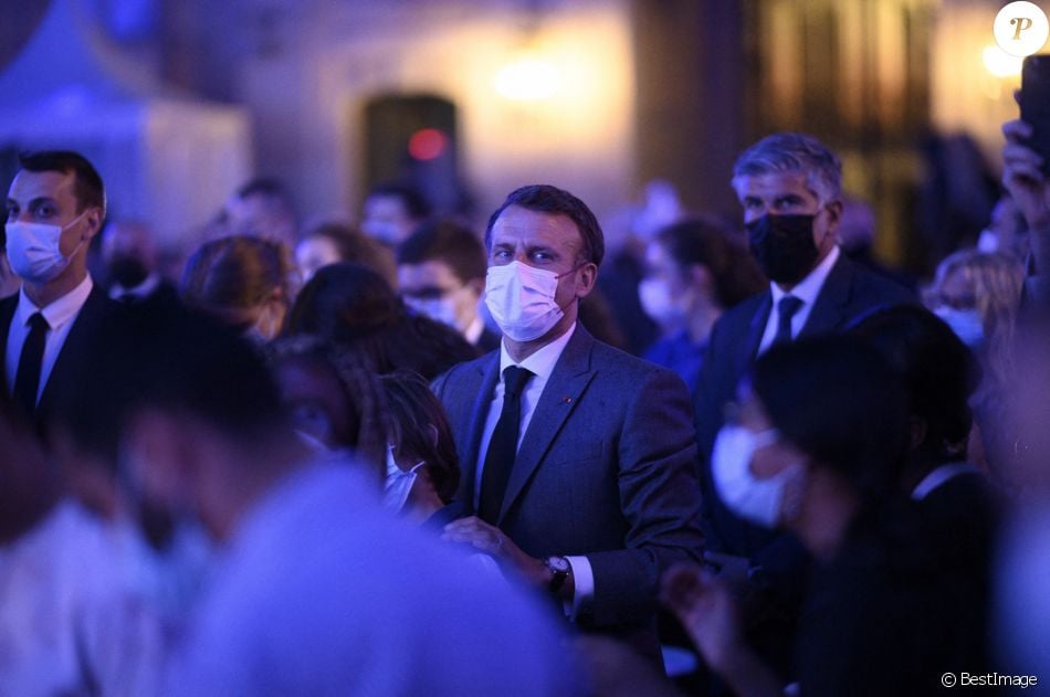 Le président Emmanuel Macron et la première dame Brigitte Macron assistent à la Fête de la Musique au palais de l'Elysée à Paris le 21 juin 2021. © Eliot Blondet / Pool / Bestimage
