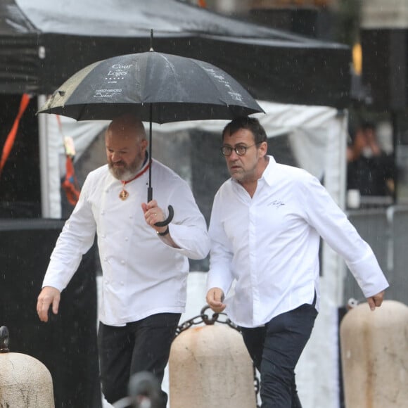 Les chefs Philippe Etchebest et Michel Sarran - Obsèques de Paul Bocuse en la cathédrale Saint-Jean de Lyon. Le 26 janvier 2018