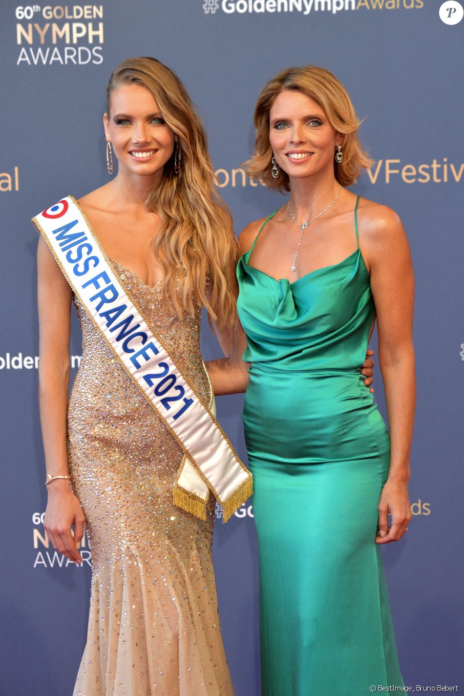 Amandine Petit (Miss France 2021) et Sylvie Tellier lors du photocall