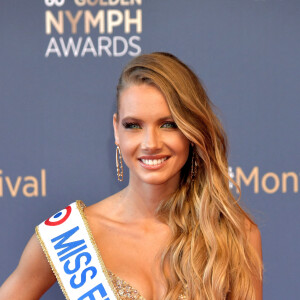 Amandine Petit (Miss France 2021) lors du photocall de la cérémonie des Nymphes d'Or du 60ème festival de télévision de Monte Carlo au Grimaldi Forum à Monaco le 22 juin 2021. © Bruno Bebert / Bestimage 