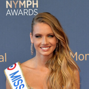 Amandine Petit (Miss France 2021) lors du photocall de la cérémonie des Nymphes d'Or du 60ème festival de télévision de Monte Carlo au Grimaldi Forum à Monaco le 22 juin 2021.© Bruno Bebert / Bestimage 