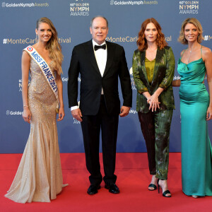 Amandine Petit (Miss France 2021), le prince Albert II de Monaco, Audrey Fleurot et Sylvie Tellier lors du photocall de la cérémonie des Nymphes d'Or du 60ème festival de télévision de Monte Carlo au Grimaldi Forum à Monaco le 22 juin 2021. © Bruno Bebert / Bestimage 