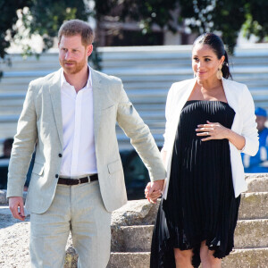 Le prince Harry, duc de Sussex, et Meghan Markle (enceinte de son fils Archie), duchesse de Sussex en visite au "Andalusian Gardens" à Rabat lors de leur voyage officiel au Maroc, en mars 2019.