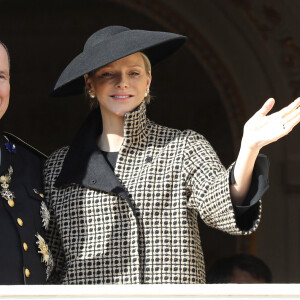 Le prince Albert II de Monaco et sa femme la princesse Charlene - La famille princière de Monaco au balcon du palais lors de la fête nationale monégasque, à Monaco. Le 19 novembre 2018. © Dominque Jacovides / Bestimage