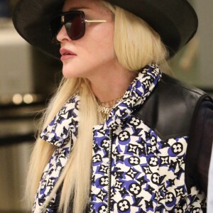 Exclusif - Madonna arrive à l'aéroport de de New York (JFK). New York, le 5 juin 2021.
