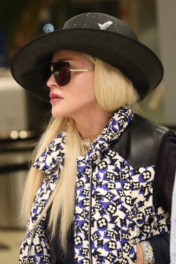 Exclusif - Madonna arrive à l'aéroport de de New York (JFK). New York, le 5 juin 2021.