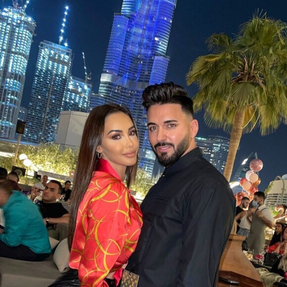 Nabilla, comblée par son mari Thomas Vergara et leur fils Milann.