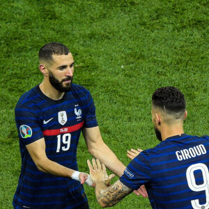 Karim Benzema et Olivier Giroud lors du 8e de finale de l'Euro 2020 opposant la France à la Suisse, au stade Arena Nationala. Bucarest, le 28 juin 2021. © Federico Pestellini / Panoramic / Bestimage