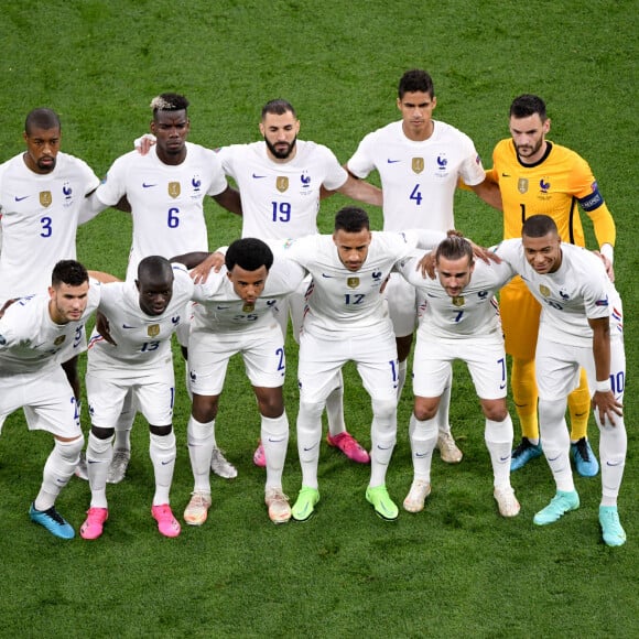 L'équipe de France lors de son match de poule à l'Euro 2020 face au Portugal, au Stade Ferenc-Puskas. Budapest, le 23 juin 2021. © Anthony Bibard/FEP/Panoramic / Bestimage