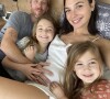 Gal Gadot et sa petite famille annoncent la grossesse de l'actrice. Mars 2021