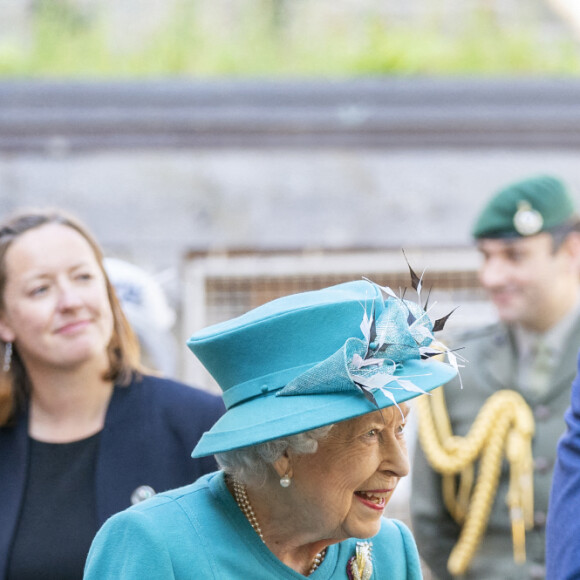 La reine Elisabeth II d'Angleterre visite l'Institut sur le changement climatique à Edimbourg, le 1er juillet 2021. Cette visite s'inscrit dans le cadre de la semaine consacrée à l'Ecosse par la souveraine (Holyrood Week). Elle était accompagnée de la princesse Anne et de Peter Mathieson, directeur et vice-chancelier de l'Université d'Édimbourg.