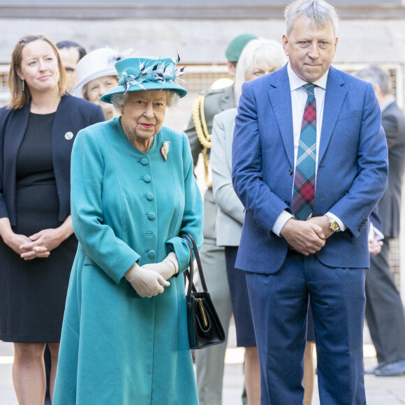 La reine Elisabeth II d'Angleterre visite l'Institut sur le changement climatique à Edimbourg, le 1er juillet 2021. Cette visite s'inscrit dans le cadre de la semaine consacrée à l'Ecosse par la souveraine (Holyrood Week). Elle était accompagnée de la princesse Anne et de Peter Mathieson, directeur et vice-chancelier de l'Université d'Édimbourg. 