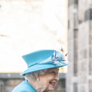 La reine Elisabeth II d'Angleterre visite l'Institut sur le changement climatique à Edimbourg, le 1er juillet 2021. Cette visite s'inscrit dans le cadre de la semaine consacrée à l'Ecosse par la souveraine (Holyrood Week). Elle était accompagnée de la princesse Anne et de Peter Mathieson, directeur et vice-chancelier de l'Université d'Édimbourg. 