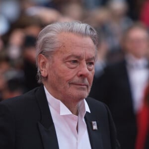 Alain Delon - Montée des marches du film "A Hidden Life" lors du 72ème Festival International du Film de Cannes. Le 19 mai 2019