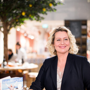 Exclusif - Luana Belmondo au restaurant l'Osteria del Vino du marché spacieux Eataly, à Paris le 7 novembre 2019. © Tiziano Da Silva - Pierre Perusseau/Bestimage