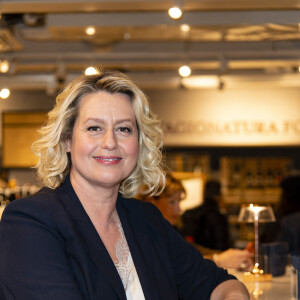 Exclusif - Luana Belmondo au restaurant l'Osteria del Vino du marché spacieux Eataly à Paris le 7 novembre 2019. © Tiziano Da Silva - Pierre Perusseau/Bestimage