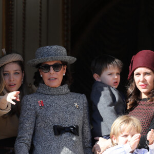 Beatrice Borromeo (habillée en Dior), la princesse Caroline de Hanovre, Charlotte Casiraghi, son fils Raphaël Elmaleh et Sacha Casiraghi - La famille princière de Monaco au balcon du palais lors de la fête nationale monégasque, à Monaco, le 19 novembre 2017. © Dominique Jacovides/Bestimage