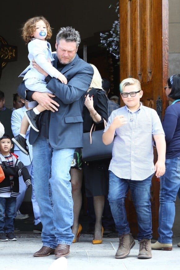 Gwen Stefani avec ses enfants Kingston, Zuma, Apollo et son compagnon Blake Shelton sont venus assister à la messe de Pâques à Los Angeles le 1er avril 2018.