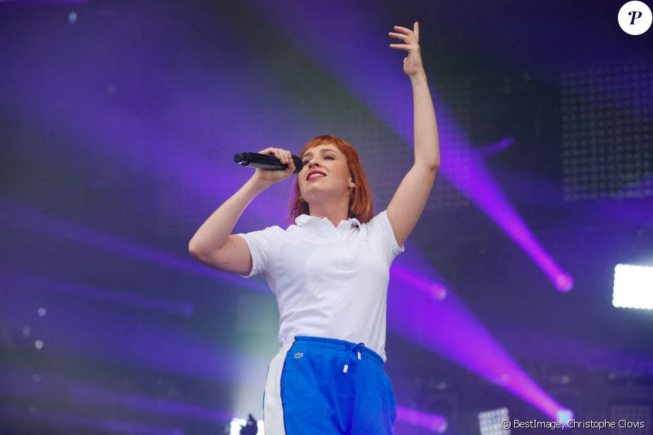 La chanteuse Suzanne (Océane Colom) lors de l'Edition Spéciale pour les soignants du festival Solidays 2021 à l'hippodrome ParisLongchamp, le 4 juillet 2021. © Christophe Clovis/Bestimage