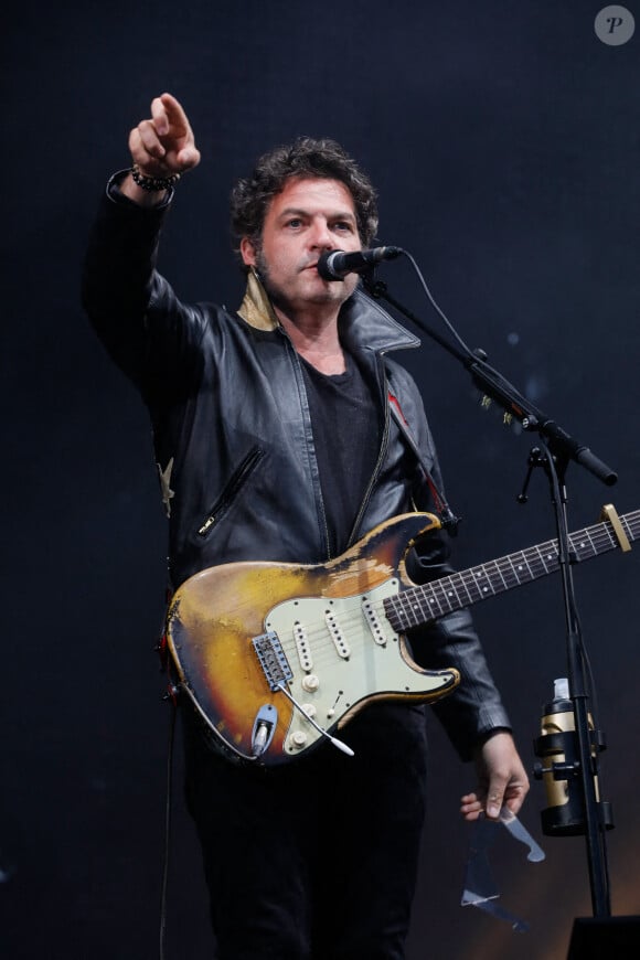 Le chanteur M (Matthieu Chedid) lors de l'Edition Spéciale pour les soignants du festival Solidays 2021 à l'hippodrome ParisLongchamp, le 4 juillet 2021. © Christophe Clovis/Bestimage