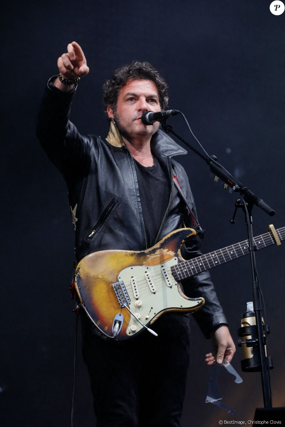 Le chanteur M (Matthieu Chedid) lors de l'Edition Spéciale pour les soignants du festival Solidays 2021 à l'hippodrome ParisLongchamp, le 4 juillet 2021. © Christophe Clovis/Bestimage