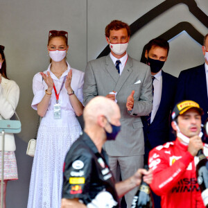 La princesse Alexandra de Hanovre, Pierre Casiraghi sa femme Beatrice Borromeo, Louis Ducruet et le prince Albert II de Monaco - Podium du 78ème Grand Prix de F1 de Monaco le 23 mai 2021. Bruno Bebert/Bestimage