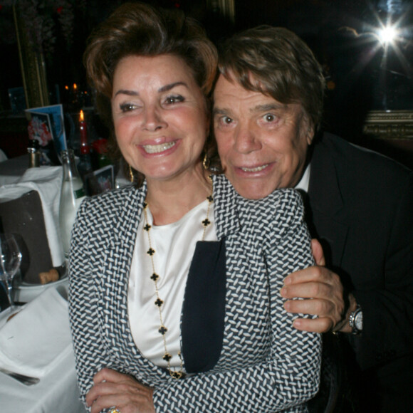 Bernard Tapie et sa femme Dominique au 85 ans de Michou à Paris le 20 juin 2016.