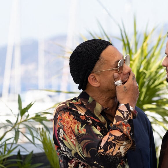 JoeyStarr, Jules Benchetrit (fils de Samuel Benchetrit et Marie Trintignant) au photocall du film Cette musique ne joue pour personne (Cannes première) lors du 74ème festival international du film de Cannes le 10 juillet 2021 © Borde / Jacovides / Moreau / Bestimage 