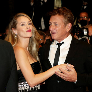 Sean Penn et sa fille Dylan Penn à la montée des marches du film "Flag Day" lors du 74ème Festival International du Film de Cannes. Le 10 juillet 2021 © Borde-Jacovides-Moreau / Bestimage